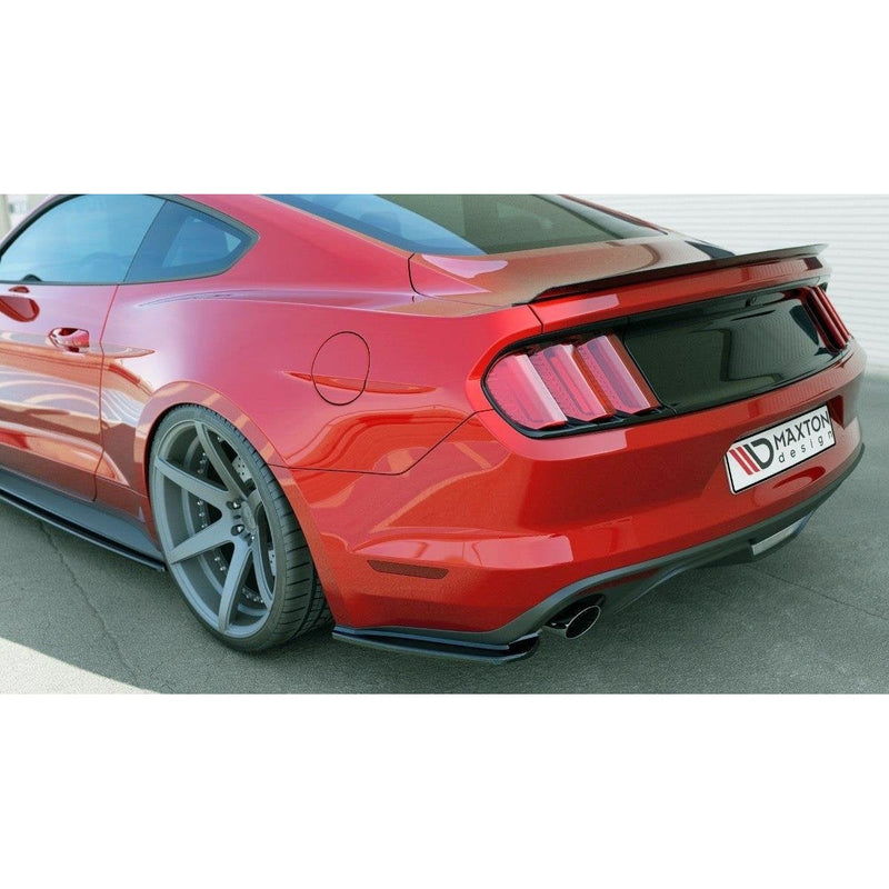 Maxton side splitters til Ford Mustang Mk6 – blank sort – billede 1 af 4