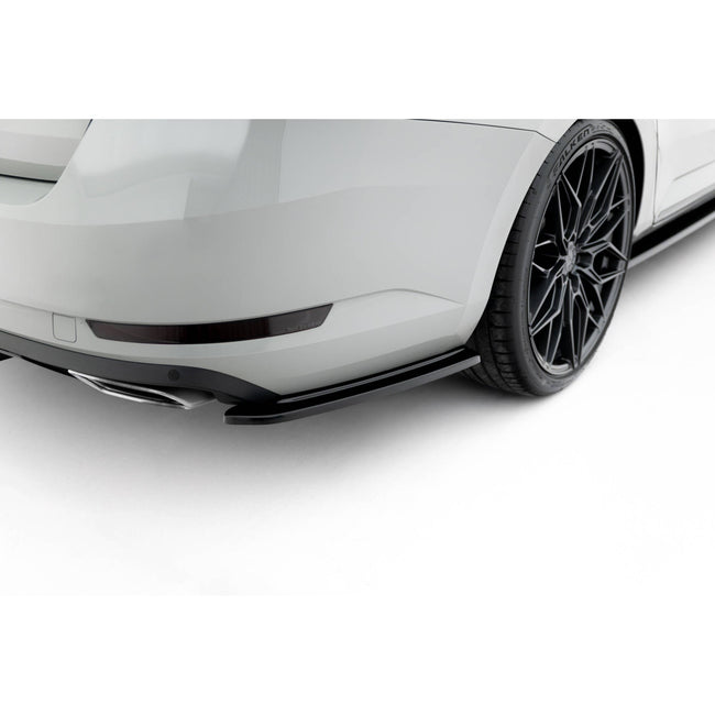 Maxton side splitters til Skoda Superb Liftback / Combi Mk3 – blank sort – billede 1 af 5