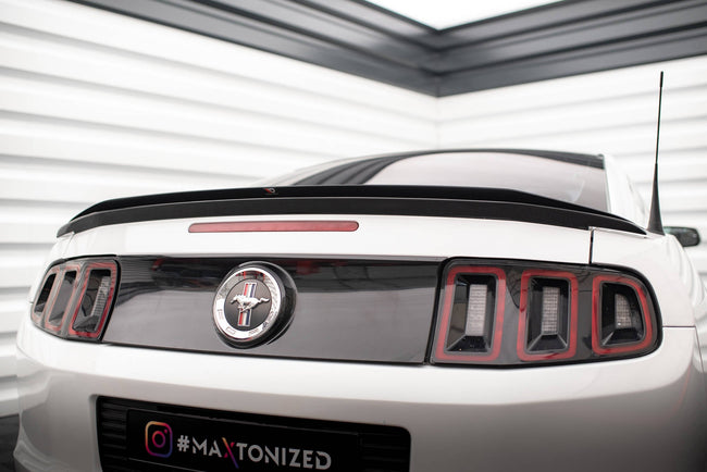 Maxton spoiler cap til Ford Mustang Mk5 Facelift – blank sort – billede 1 af 5
