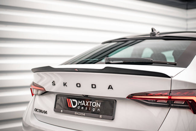 Maxton spoiler cap til Skoda Octavia Liftback Mk4 – blank sort – billede 1 af 5