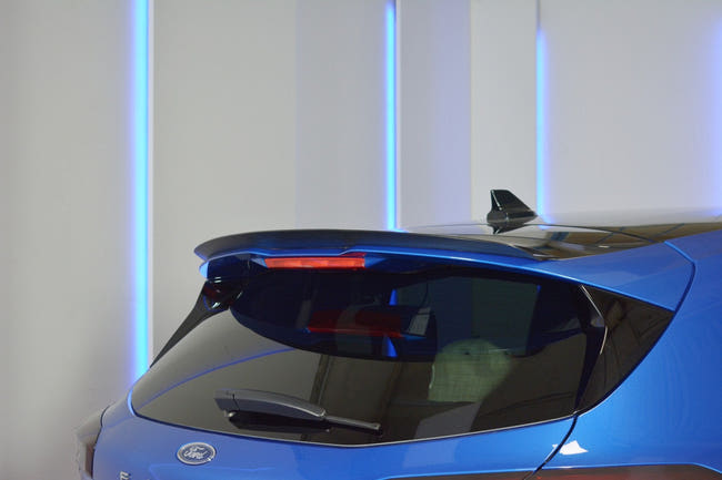 Maxton spoiler cap til Ford Focus Hatchback ST-Line Mk4 – blank sort – billede 1 af 6