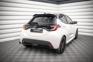 Maxton spoiler cap til Toyota Yaris Mk4 – blank sort – billede 2 af 5