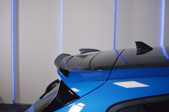 Maxton spoiler cap til Ford Focus Hatchback ST-Line Mk4 – blank sort – billede 2 af 5