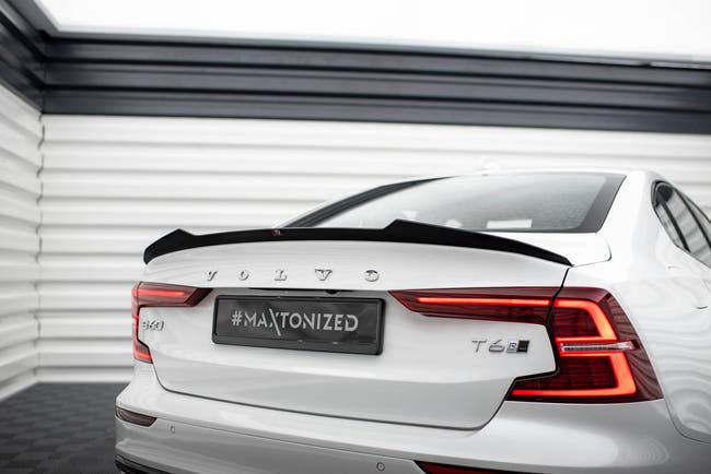 Maxton spoiler cap til Volvo S60 R-Design Mk3 – blank sort – billede 1 af 5