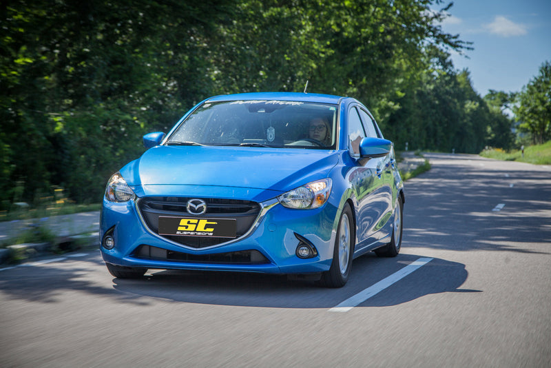 ST X Gevindundervogn Mazda 2 (DY) – monteret på bil 1