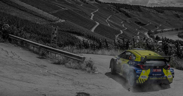 Rallybil med Milltek-udstødning